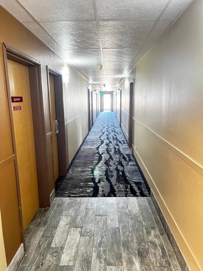 Designer Inn And Suites トレド エクステリア 写真