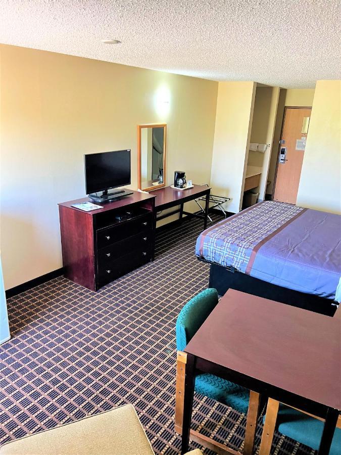 Designer Inn And Suites トレド エクステリア 写真